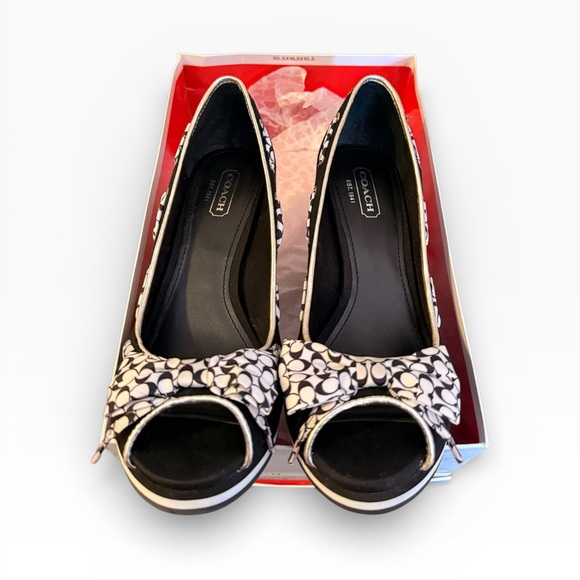 NEW COACH THALIA Black & White
Denin Peep Toe wedge shoes
WOMENS 8.5 NBW - Picture 4 of 5